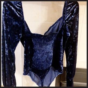 ♥️GORGEOUS, SEXY. For HOLIDAY PARTIES, long sleeves, can be off the shoulder